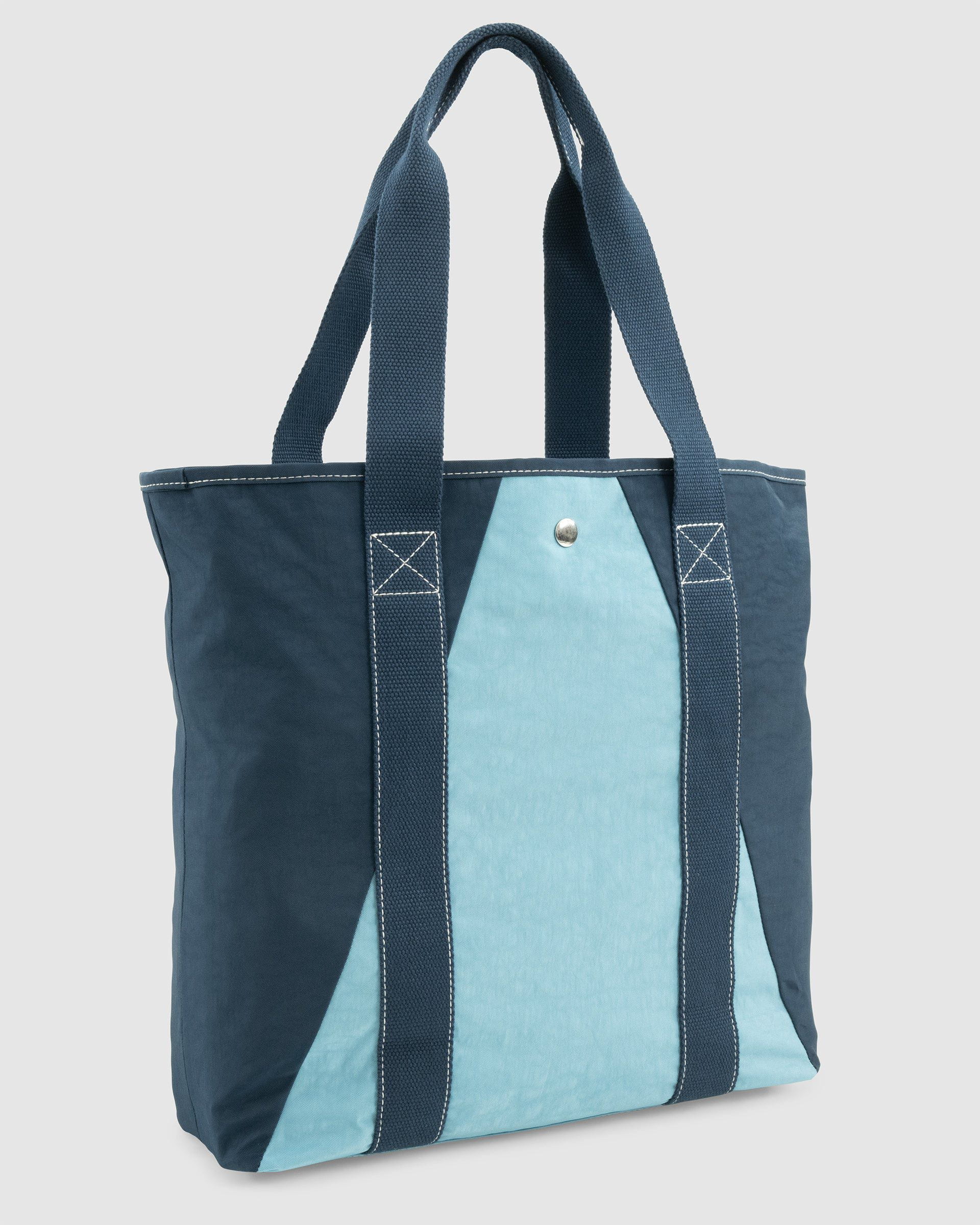 JMLG3150_NVLB_1_COLORBLOCKWINETOTE_Mens_BAG_NAVY-LIGHTBLUE_24SS_BACK