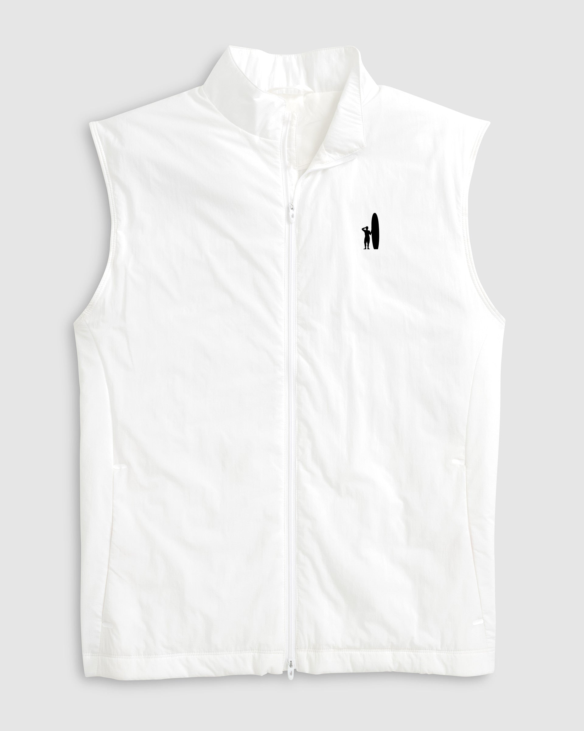 JMVT100410_CHARLTON_WHITE_BLACK