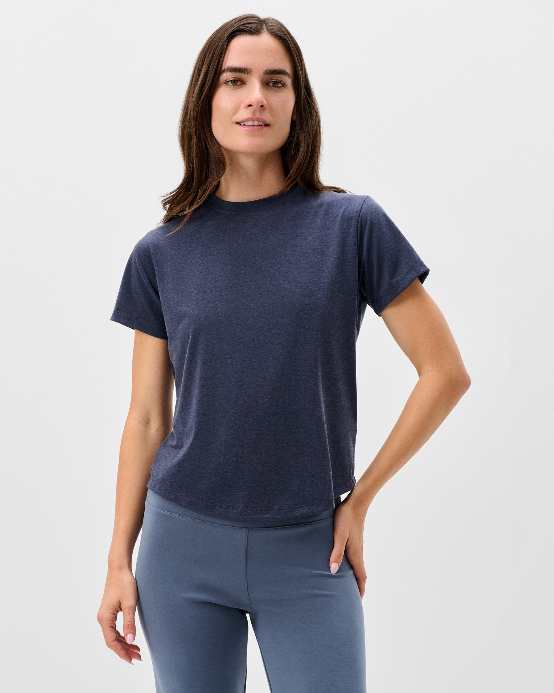 SP26_WOMENS_OF_JWST100030_COURSETEE_NAVY_002